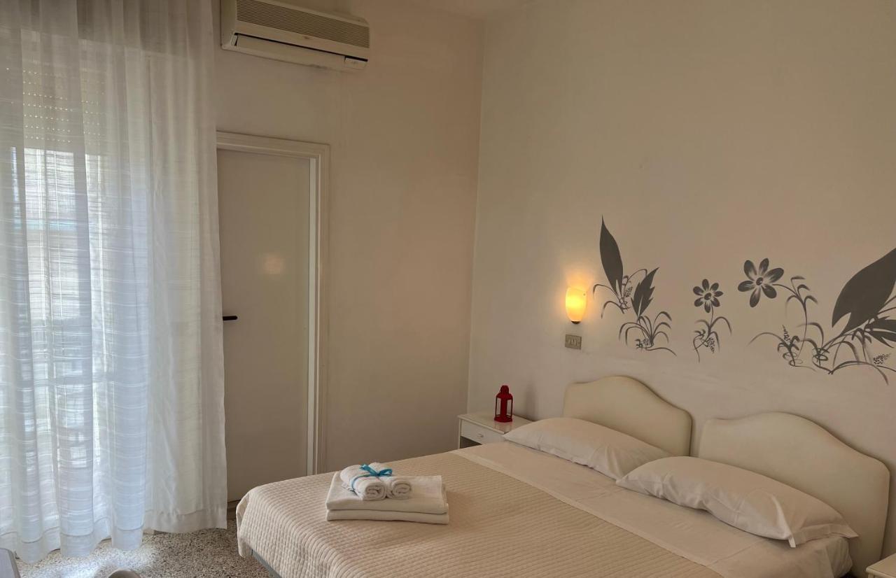 Albergo B&B Serafini Rimini Exteriör bild