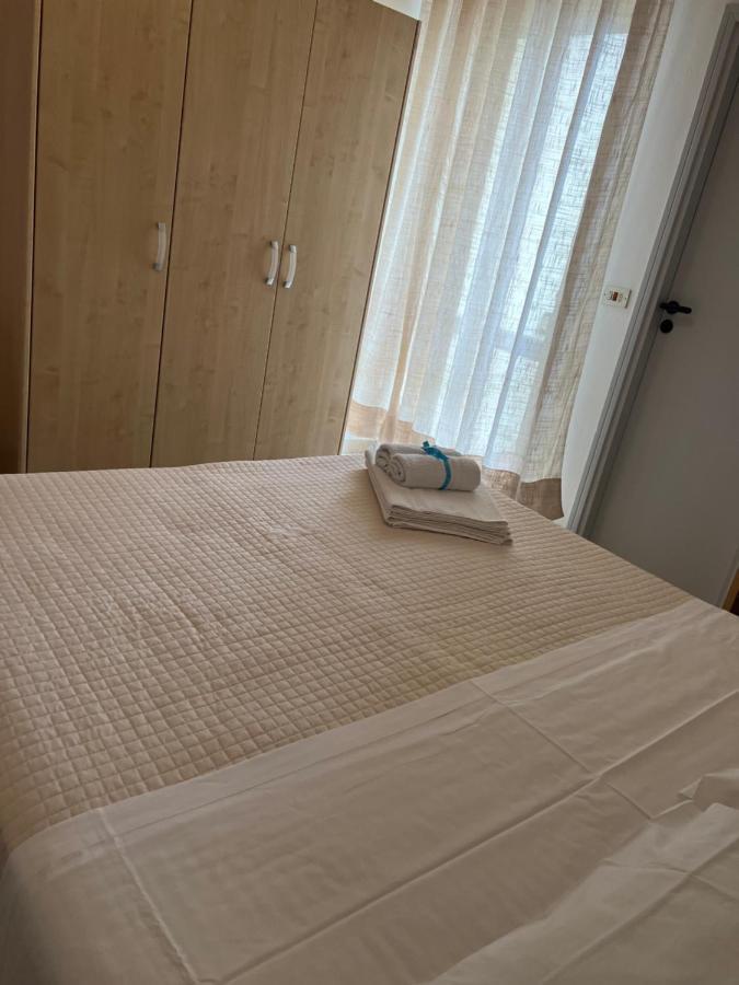 Albergo B&B Serafini Rimini Exteriör bild